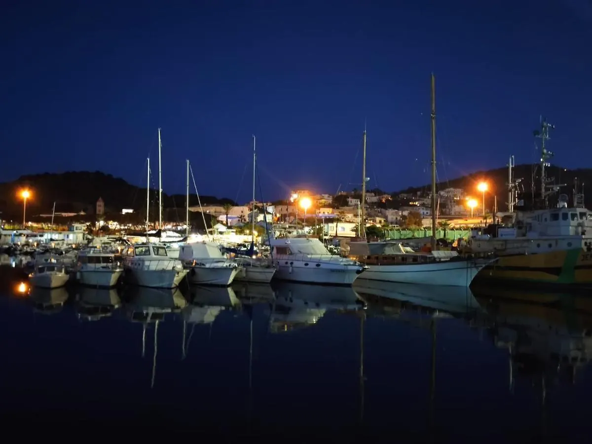 Classic Yacht Yanika Yachting Watersport Ets Villaputzu 0*,